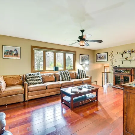 Saratoga Springs Home Near Skidmore College!